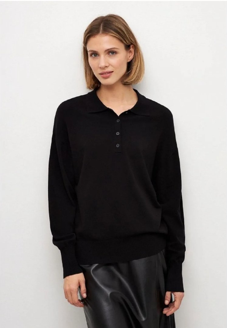 Вязаный джемпер с воротником поло. Sela Вязаный джемпер с воротником поло. Sela