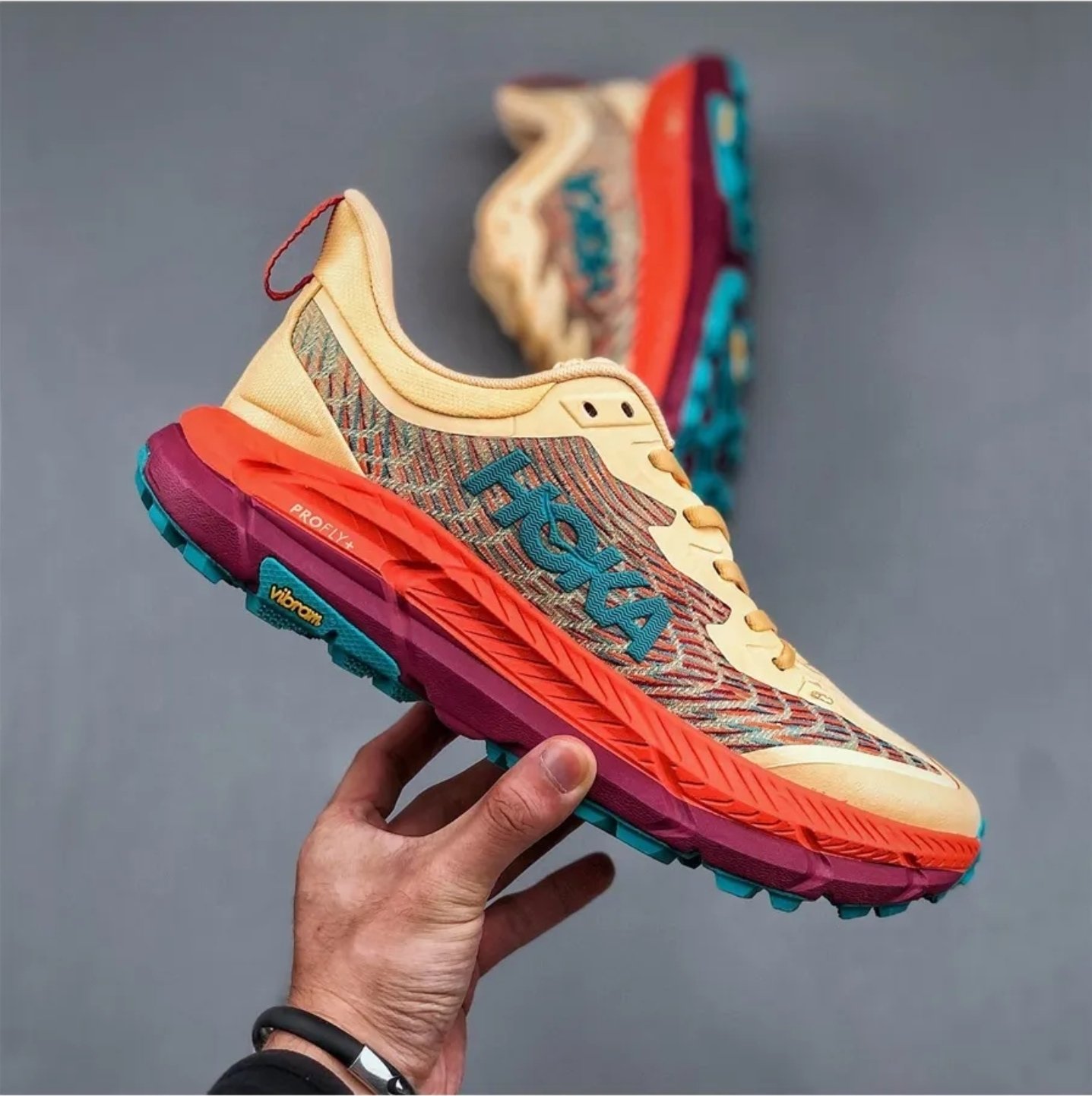 Кроссовки HOKA ONE Кроссовки HOKA ONE