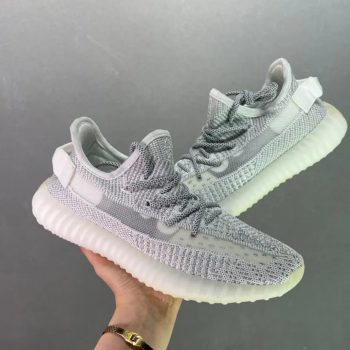 Кроссовки Adidas Yeezy 350 V2 Кроссовки Adidas Yeezy 350 V2