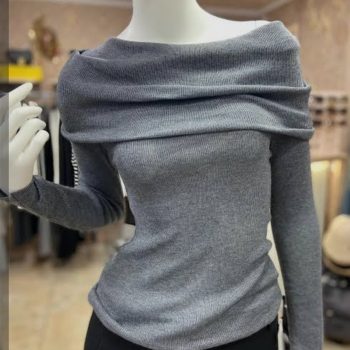 Кофта с открытыми плечами